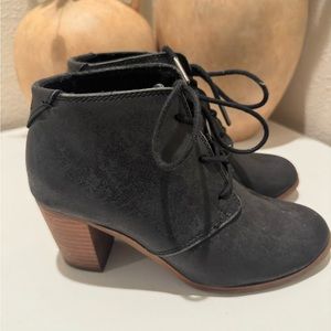 Toms Lunata Deep Charcoal Gray Lace Up Booties - Size 6